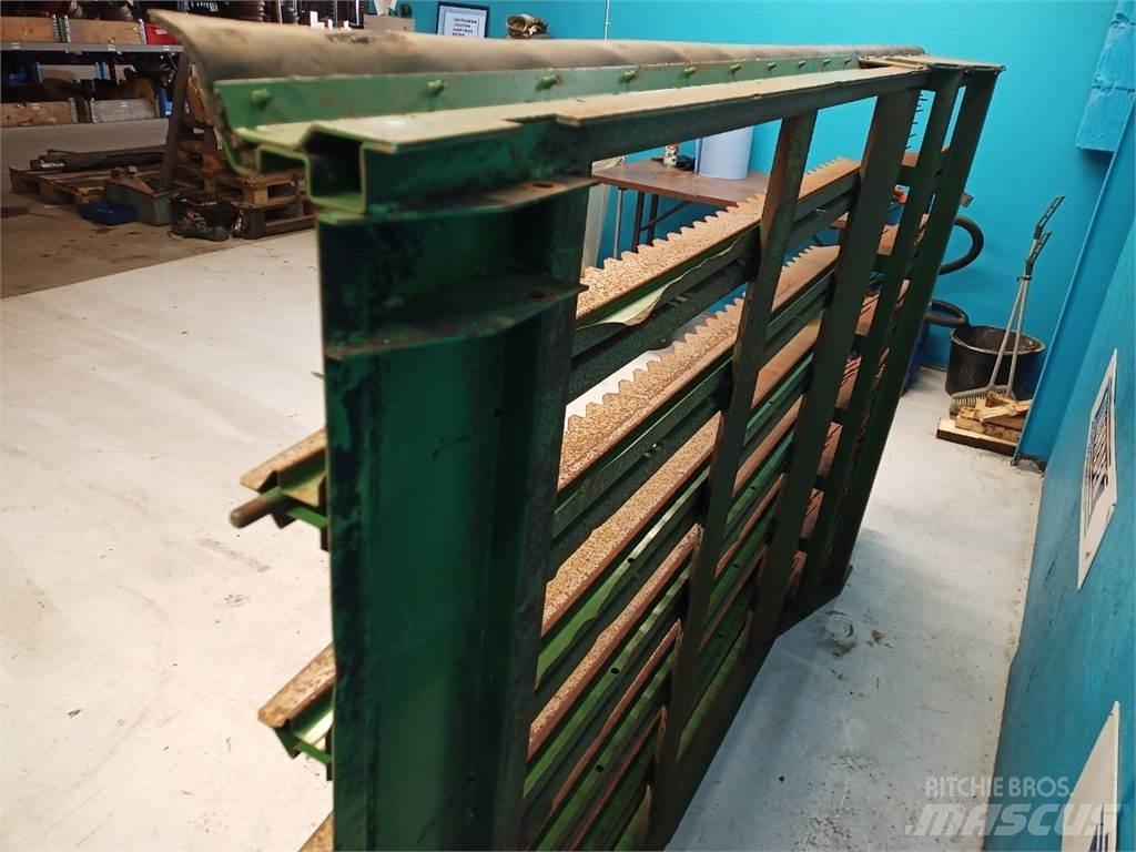 John Deere 2054 Kum ve tuz serpiciler
