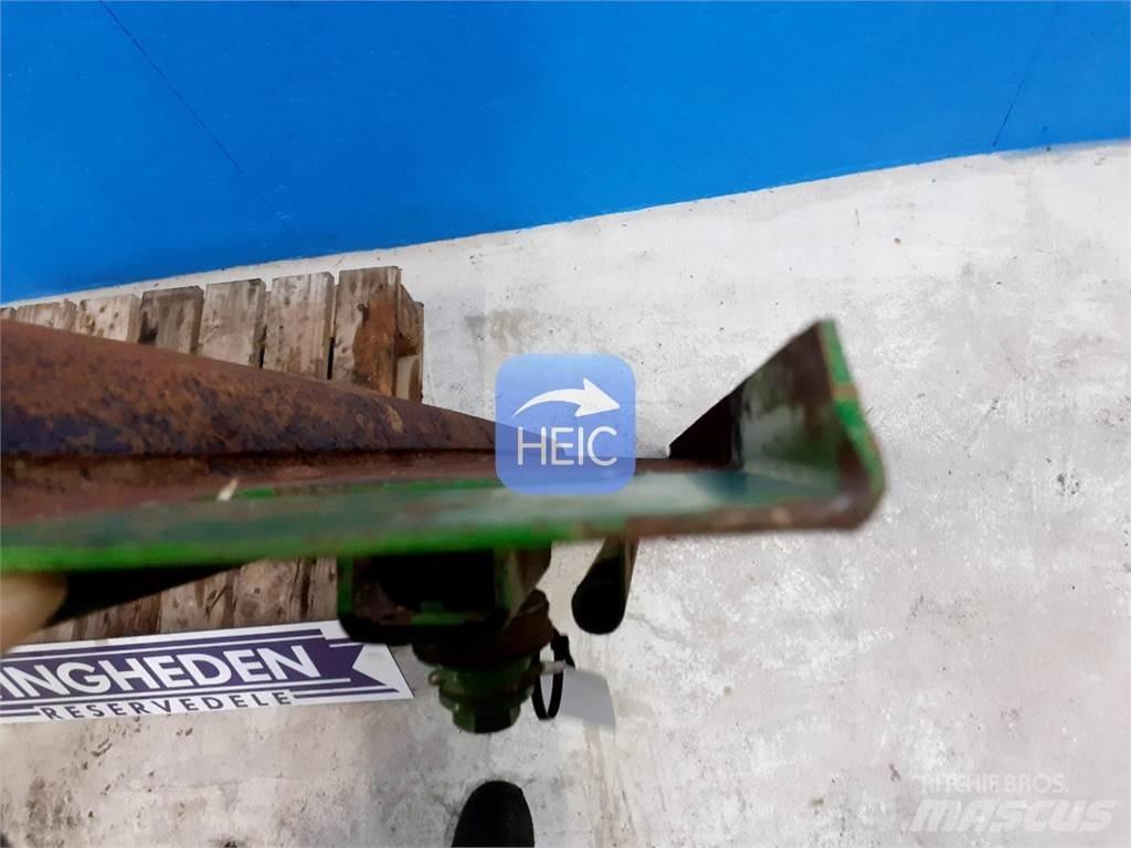 John Deere 2054 Diger tarim makinalari