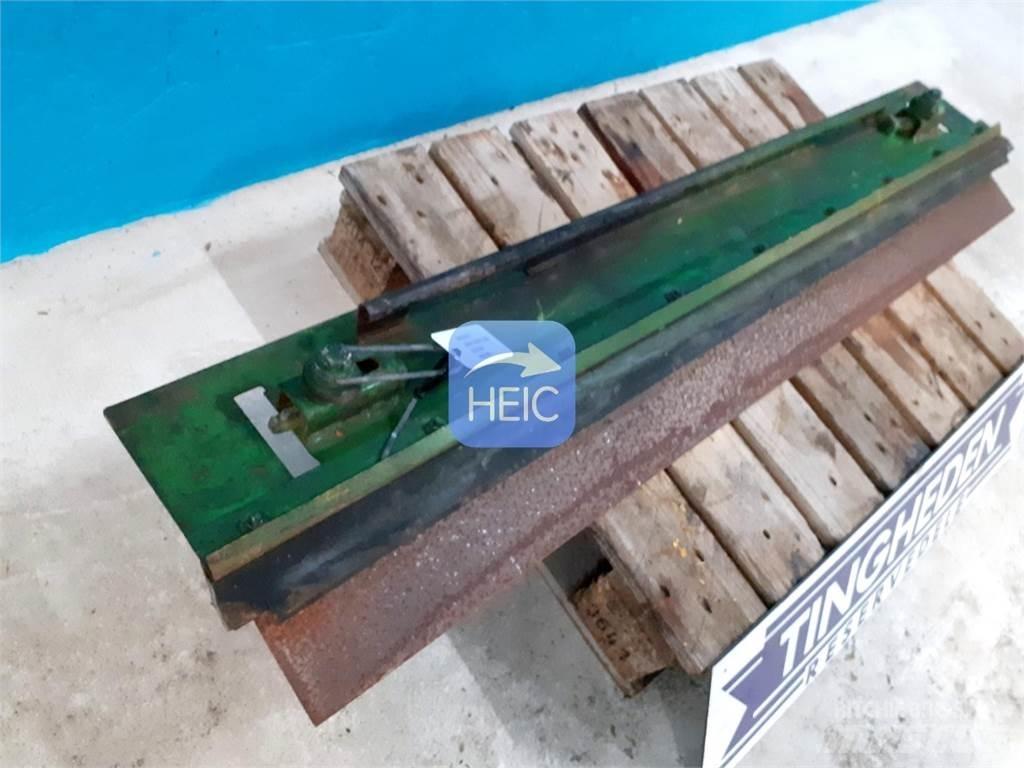 John Deere 2054 Diger tarim makinalari