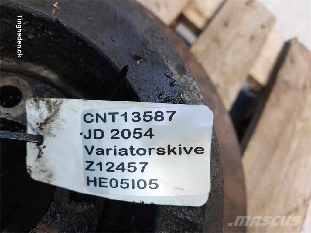 John Deere 2054 Diger tarim makinalari