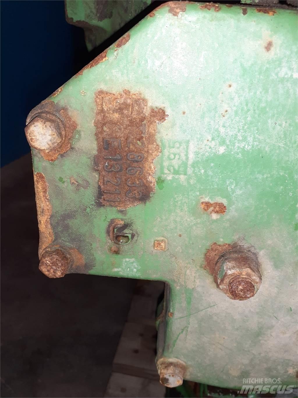 John Deere 2840 Sanzuman