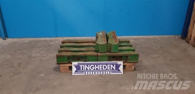 John Deere 3040 Ön ağırlıklar