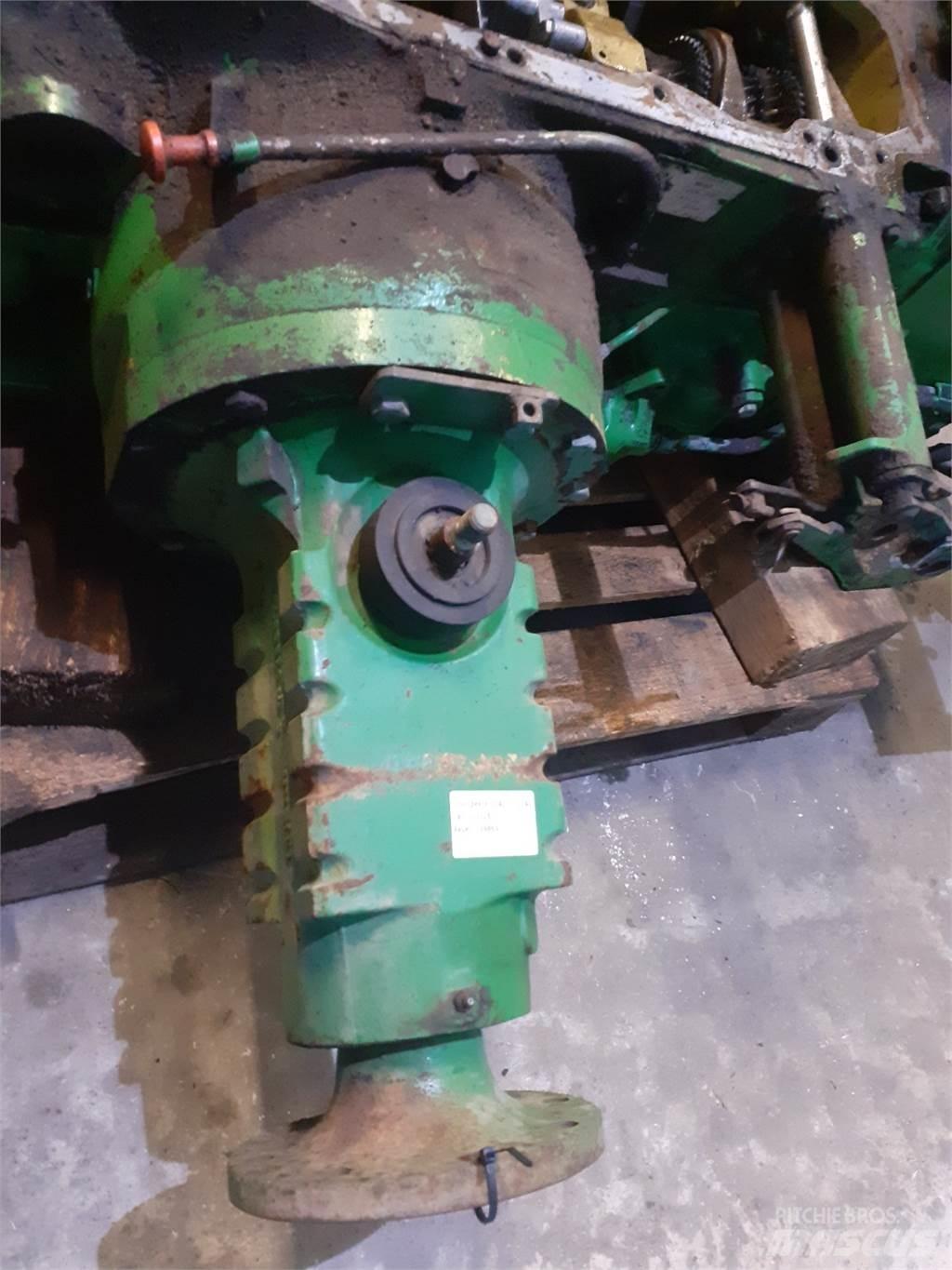 John Deere 3040 Sanzuman