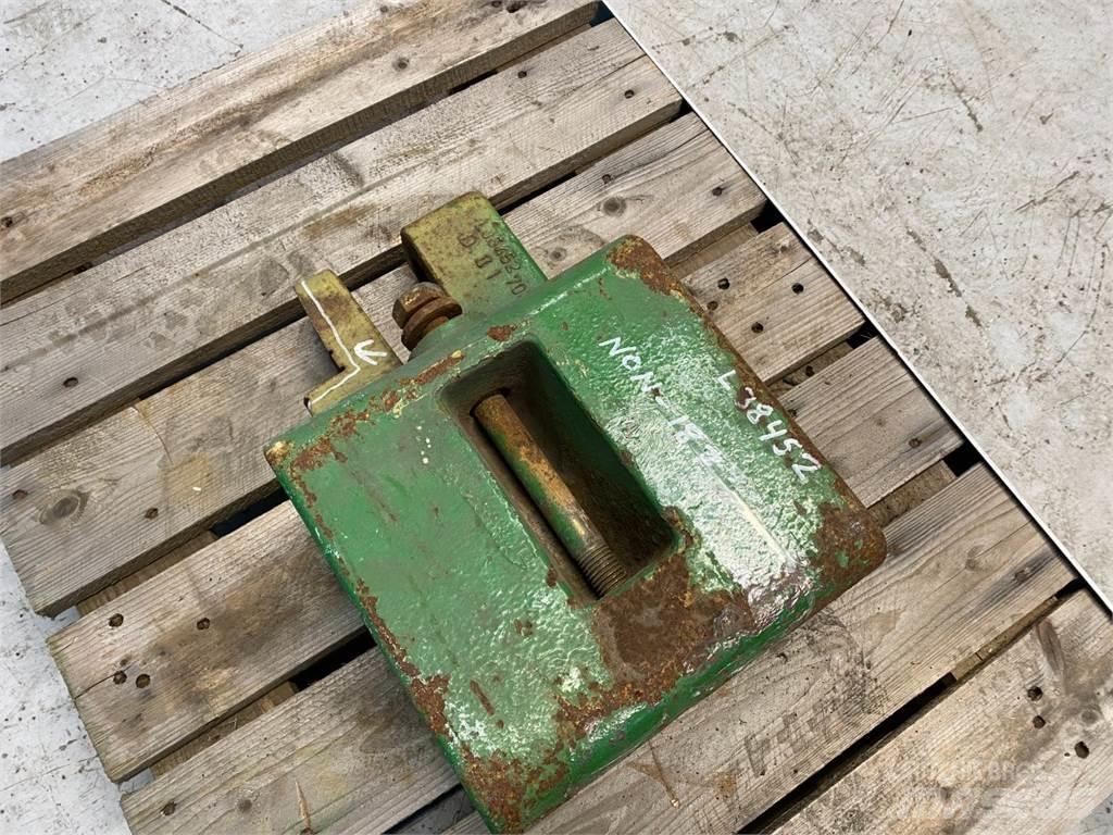 John Deere 3040 Ön ağırlıklar
