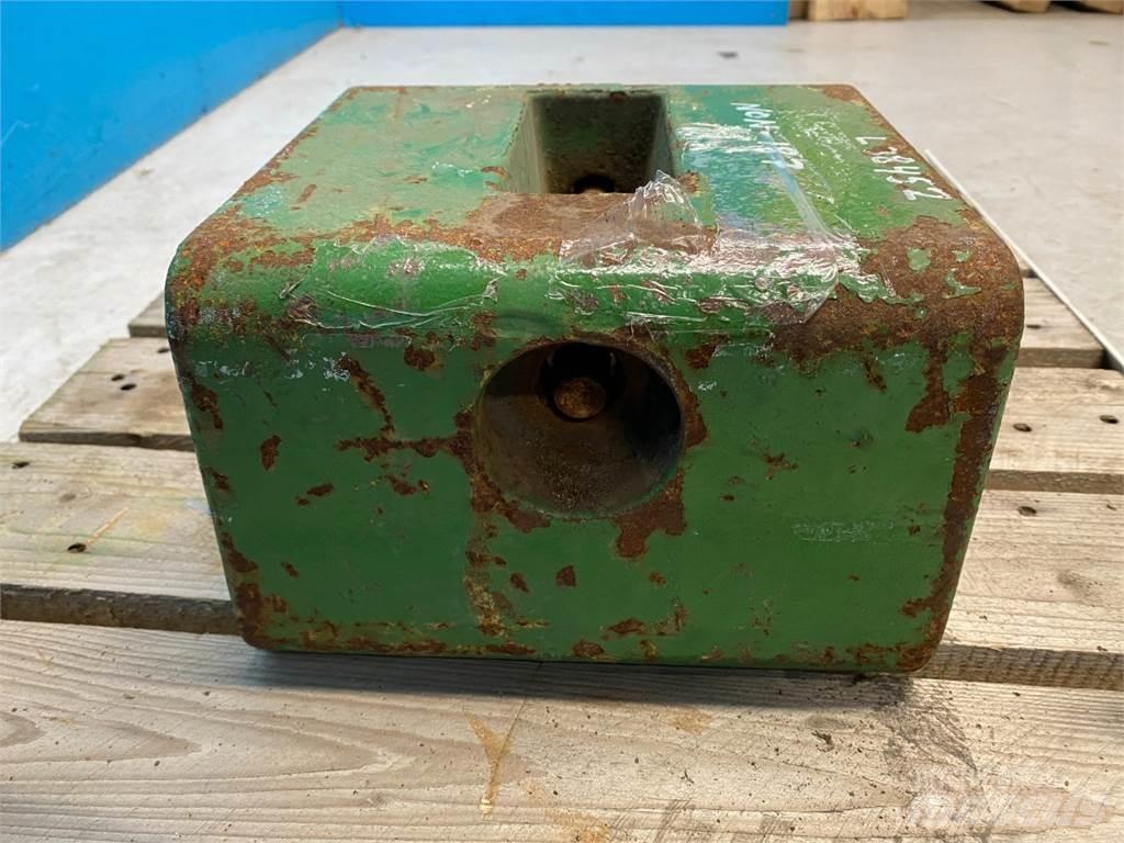 John Deere 3040 Ön ağırlıklar