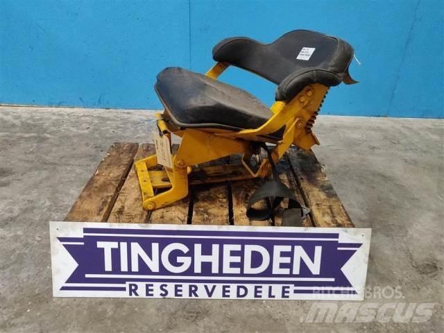 John Deere 310 Kabin