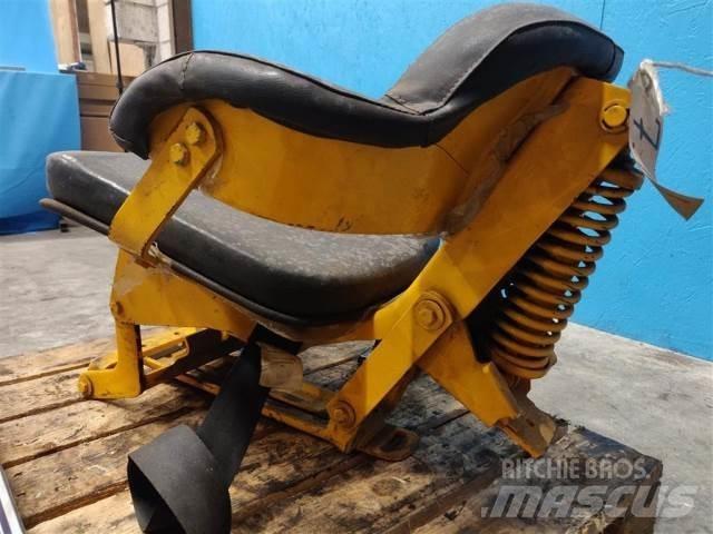 John Deere 310 Kabin