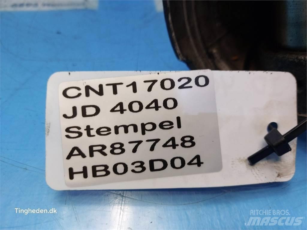 John Deere 4040 Motorlar