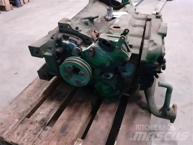 John Deere 4239 Motorlar