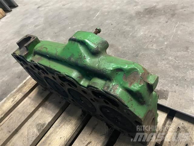 John Deere 4239 Motorlar