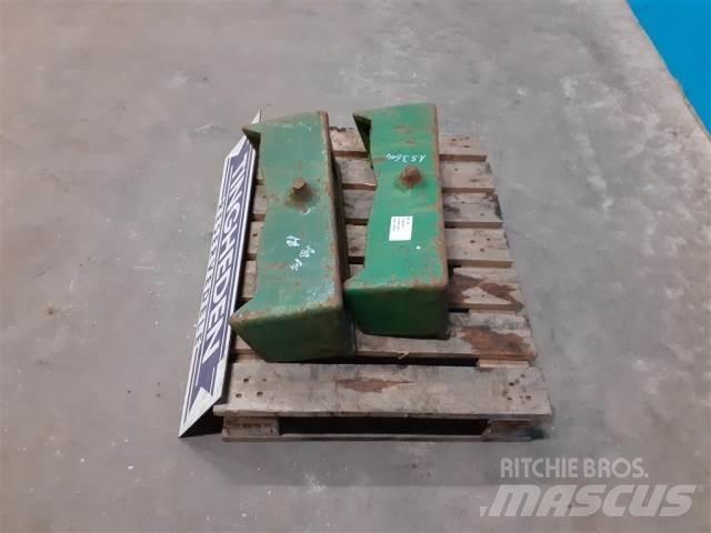 John Deere 4240 Ön ağırlıklar