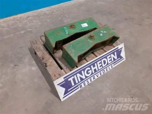 John Deere 4240 Ön ağırlıklar