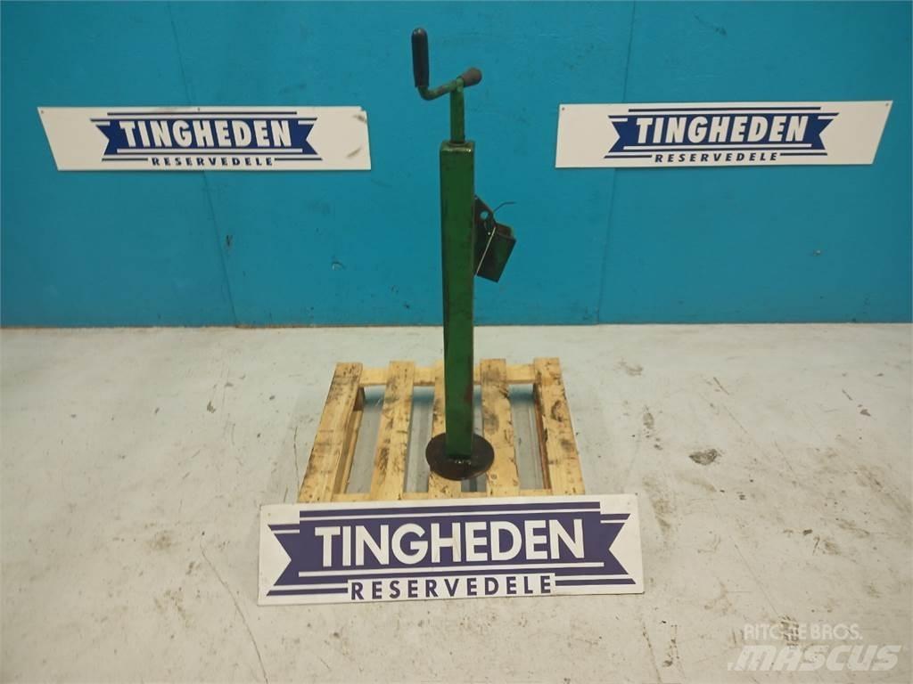 John Deere 580 Diger tarim makinalari
