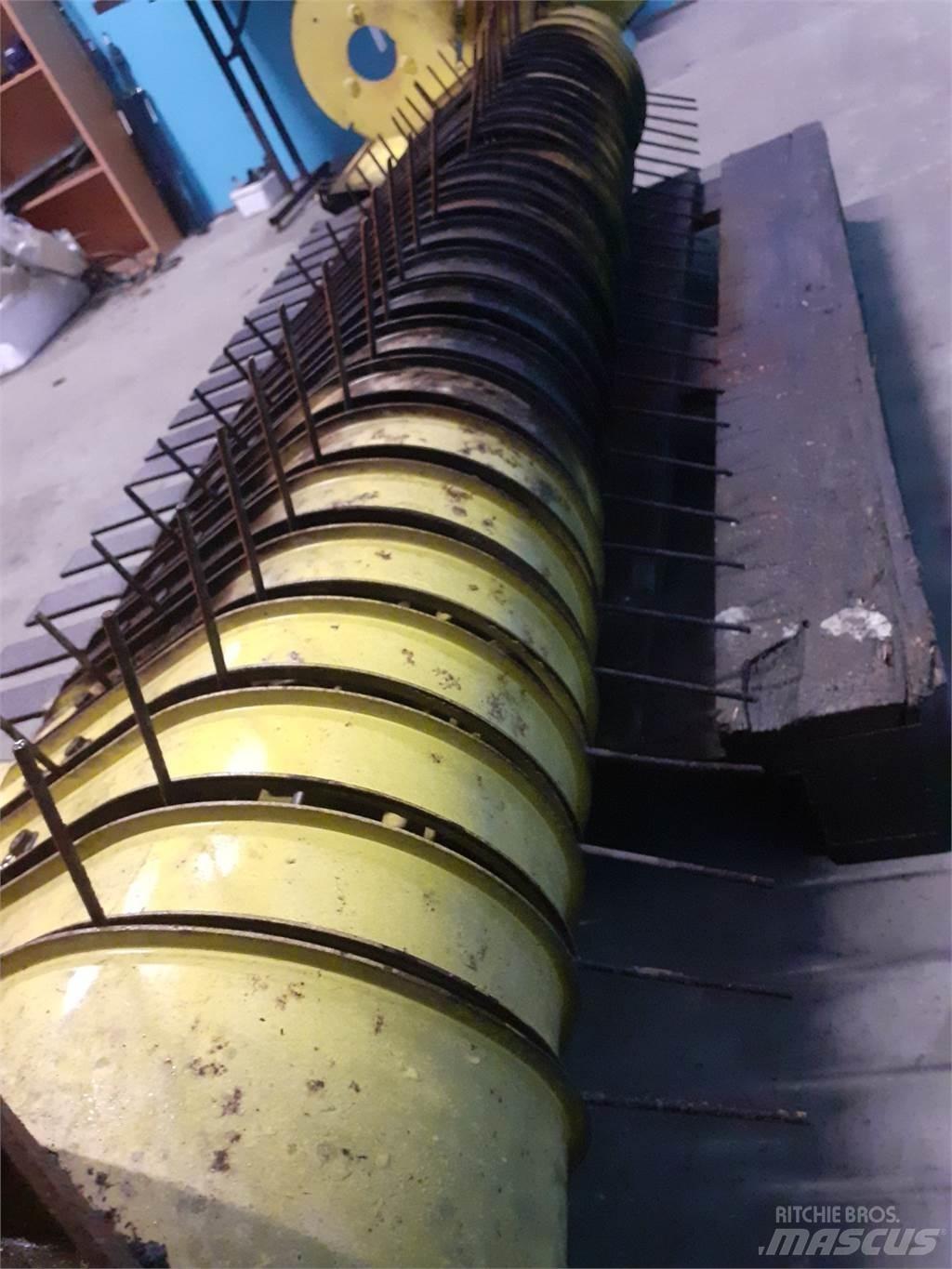 John Deere 590 Diger tarim makinalari