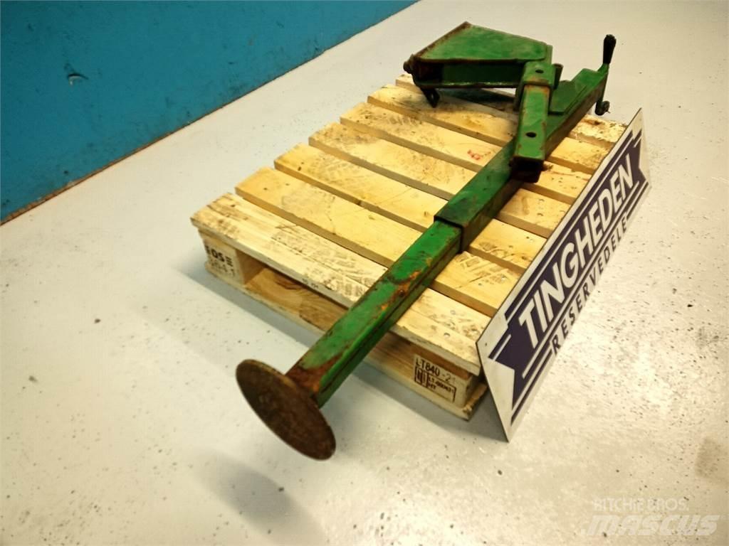 John Deere 590 Elekli kepçeler