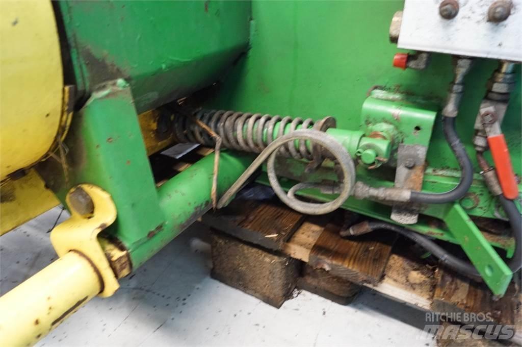 John Deere 590 Diger tarim makinalari