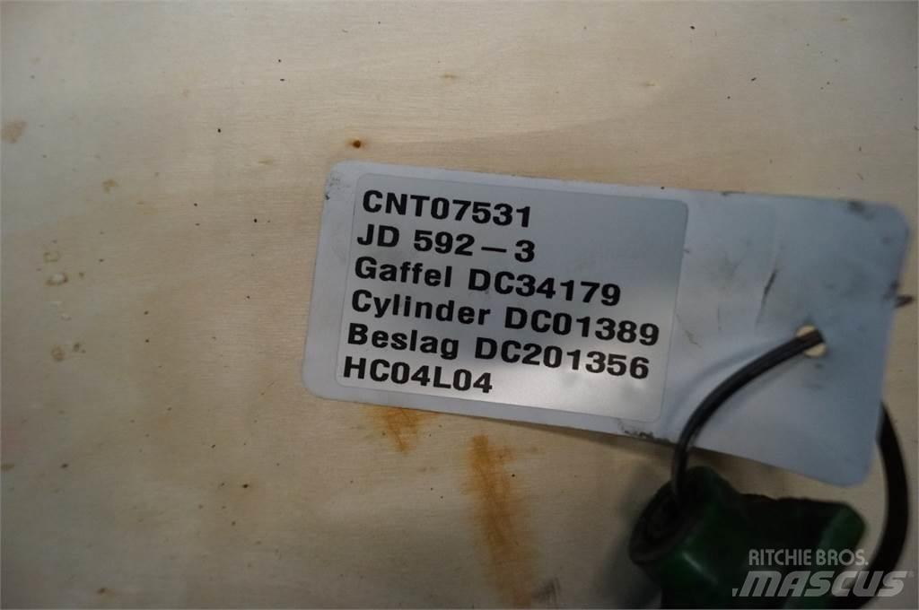 John Deere 592 Diger yem biçme makinalari