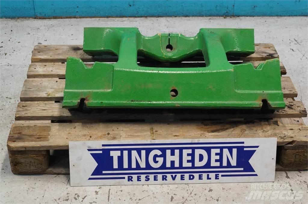 John Deere 8R Ön ağırlıklar