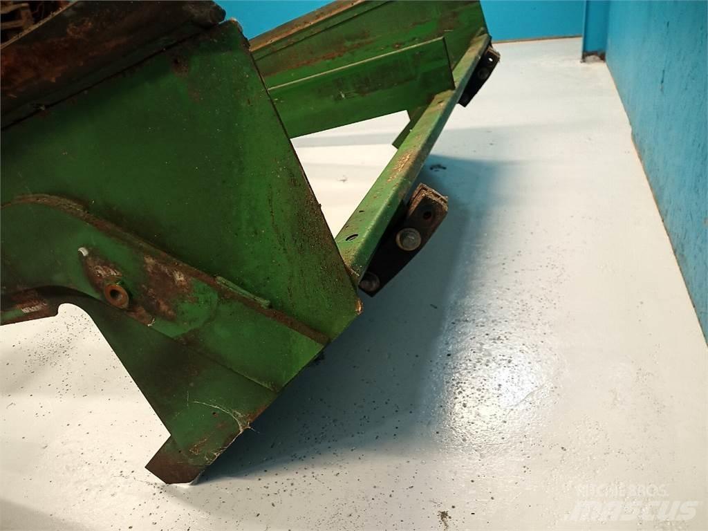 John Deere 9540 Kum ve tuz serpiciler