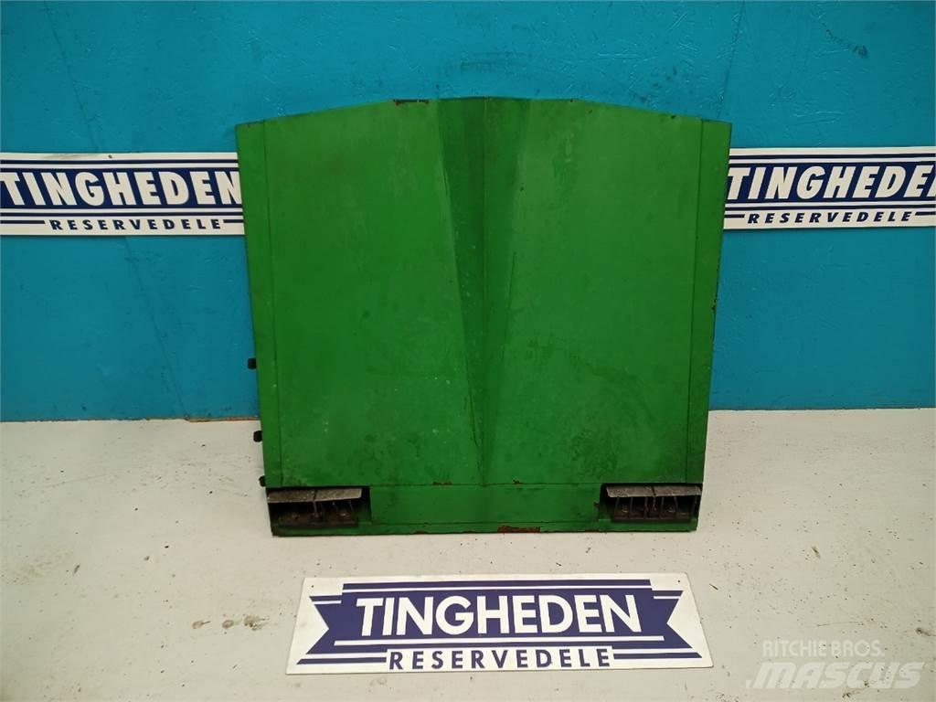 John Deere 9540 Kum ve tuz serpiciler