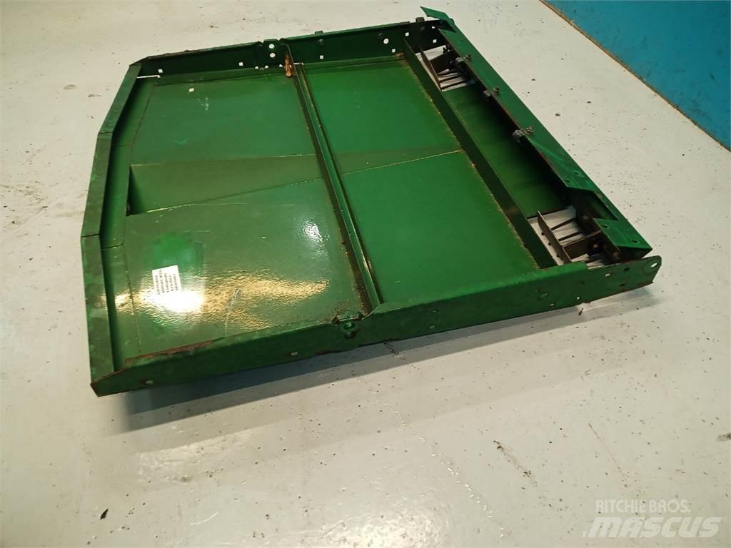 John Deere 9540 Kum ve tuz serpiciler