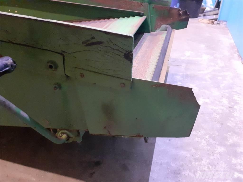 John Deere 955 Kum ve tuz serpiciler