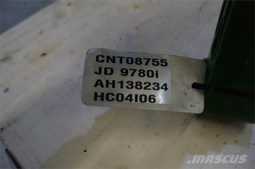 John Deere 9780 Kum ve tuz serpiciler