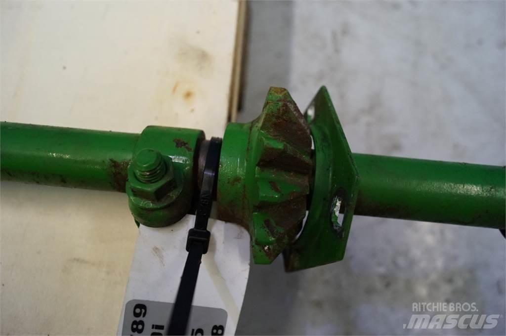 John Deere 9780 Kum ve tuz serpiciler