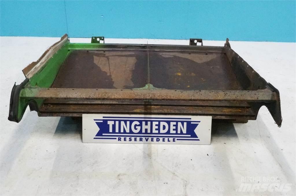 John Deere 9780 Kum ve tuz serpiciler