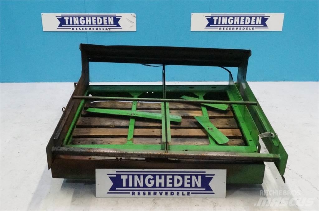 John Deere 9780 Kum ve tuz serpiciler