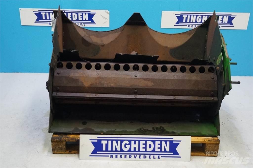 John Deere 9780 Kum ve tuz serpiciler