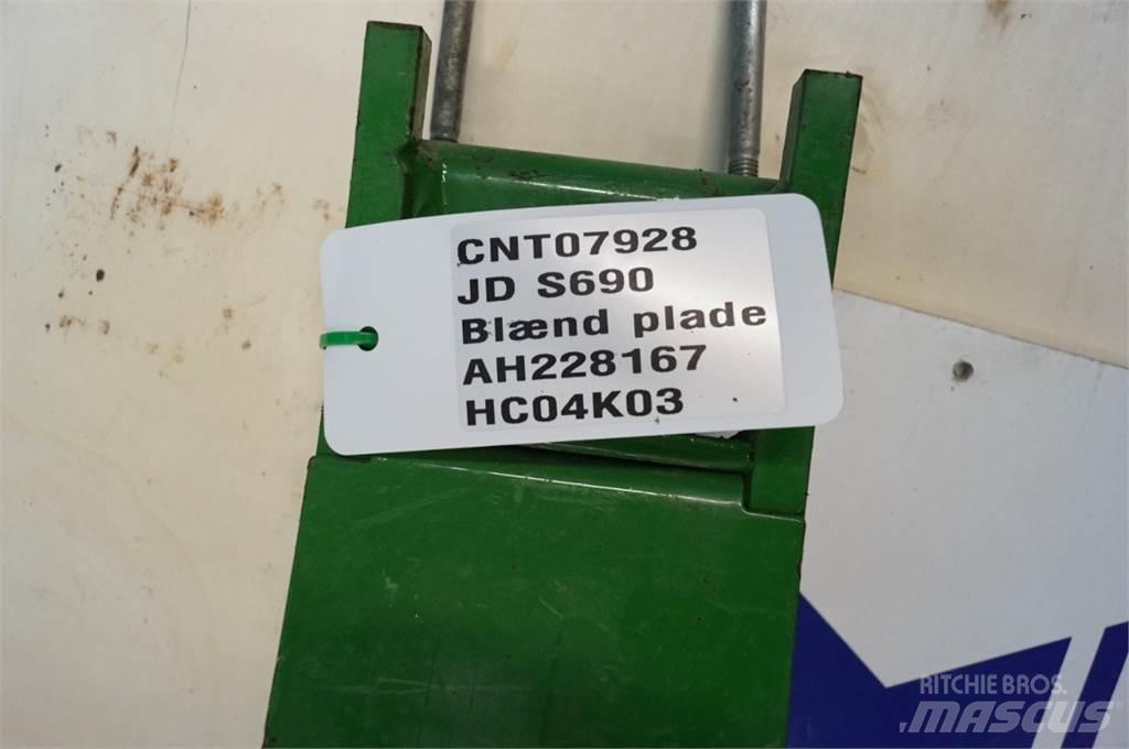 John Deere S690 Biçerdöver aksesuarlari