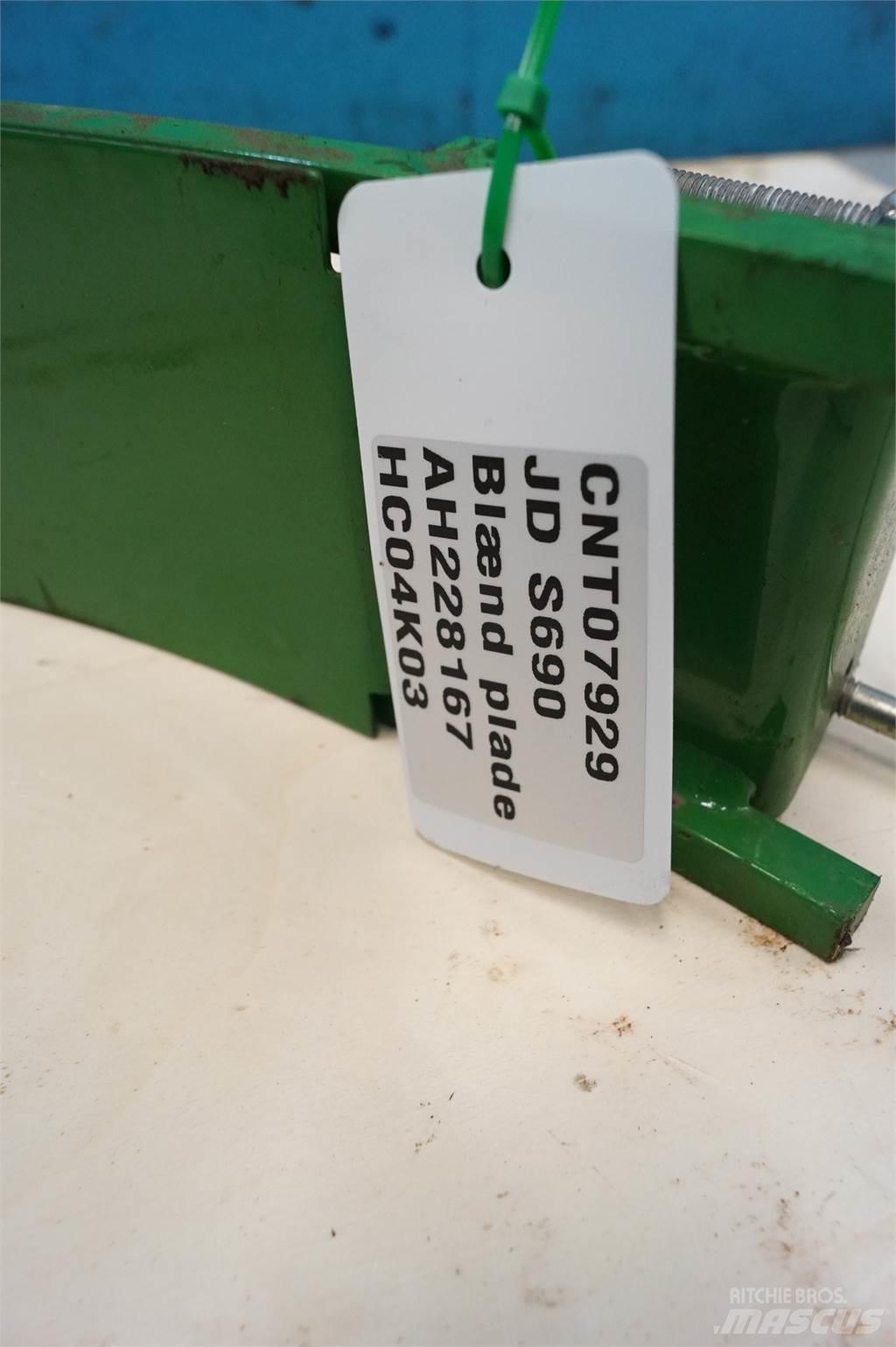 John Deere S690 Biçerdöver aksesuarlari