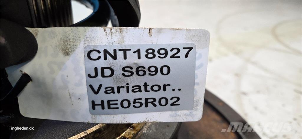 John Deere S690 Diger tarim makinalari