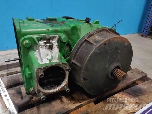 John Deere T670 Sanzuman