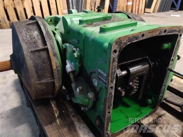 John Deere T670 Sanzuman