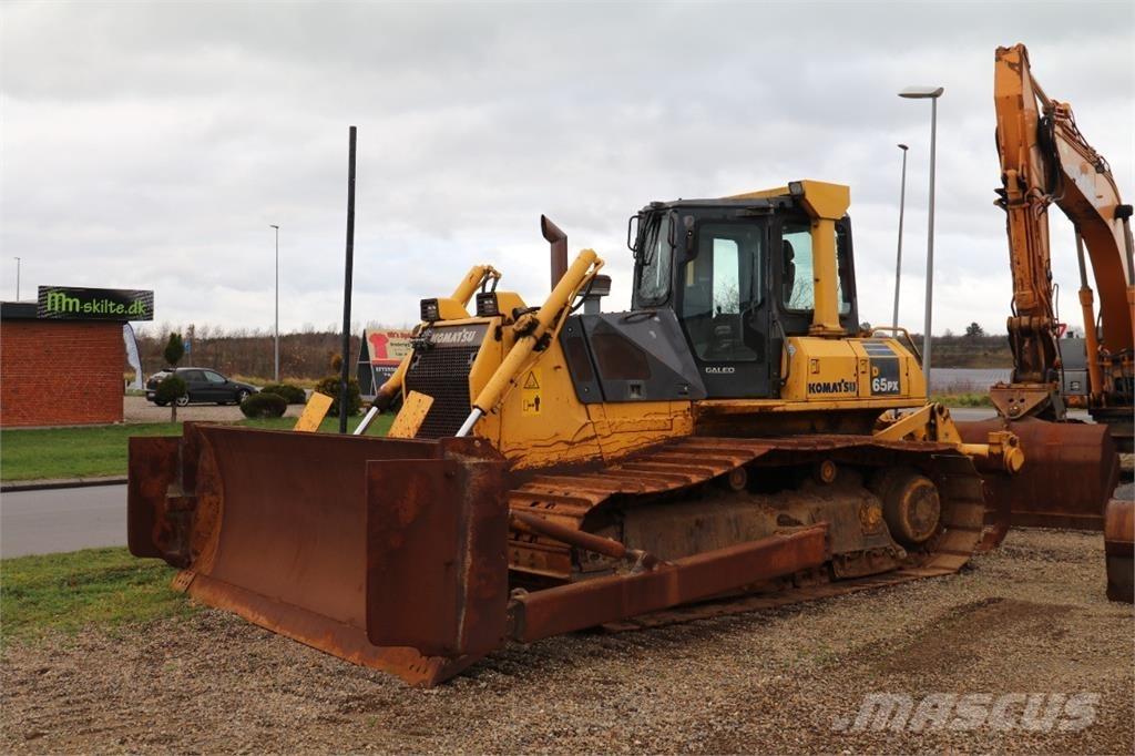 Komatsu D65PX-15 Paletli dozerler
