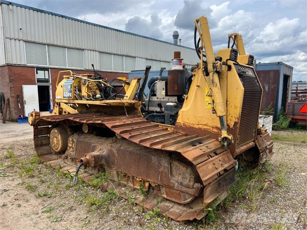 Komatsu D65PX-15 Paletli dozerler