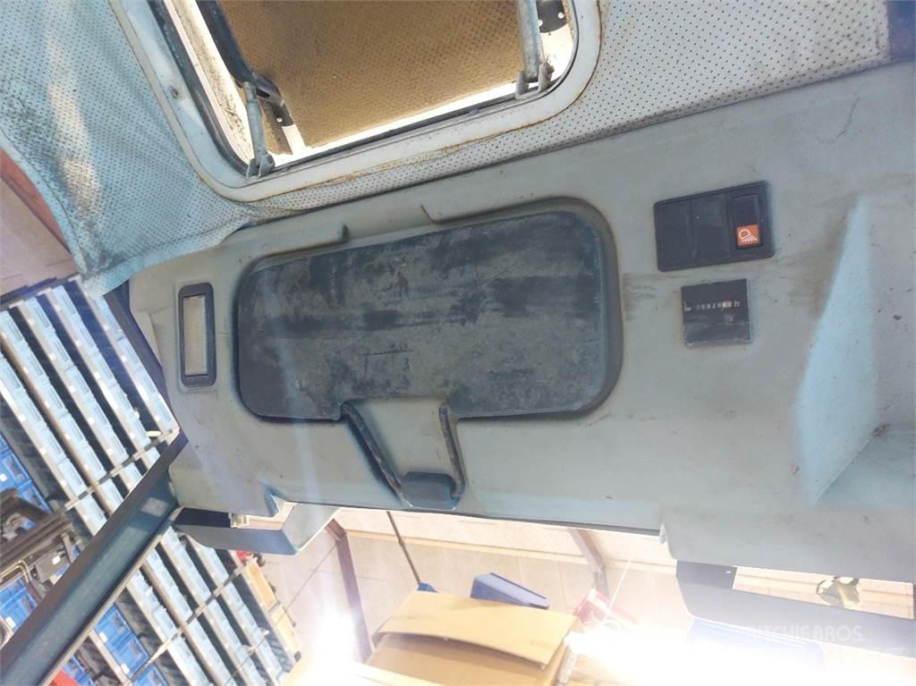 Kramer 712 Kabin