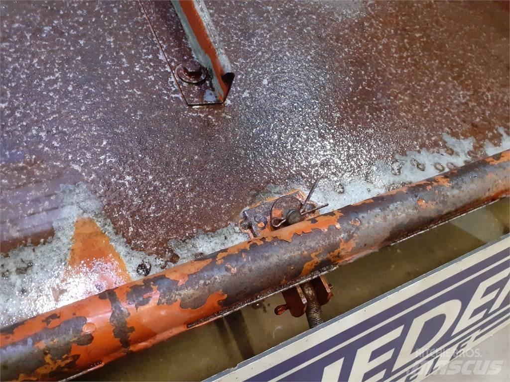 Laverda 3650 Kum ve tuz serpiciler