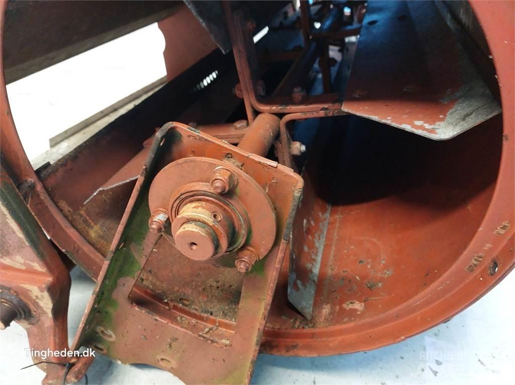 Laverda 627 Kum ve tuz serpiciler