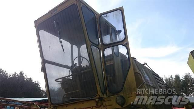 New Holland 1520 Kabin