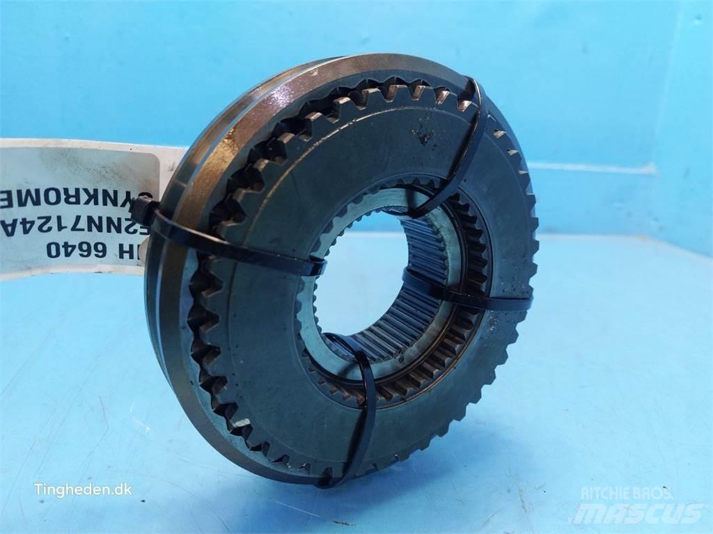 New Holland 6640 Sanzuman