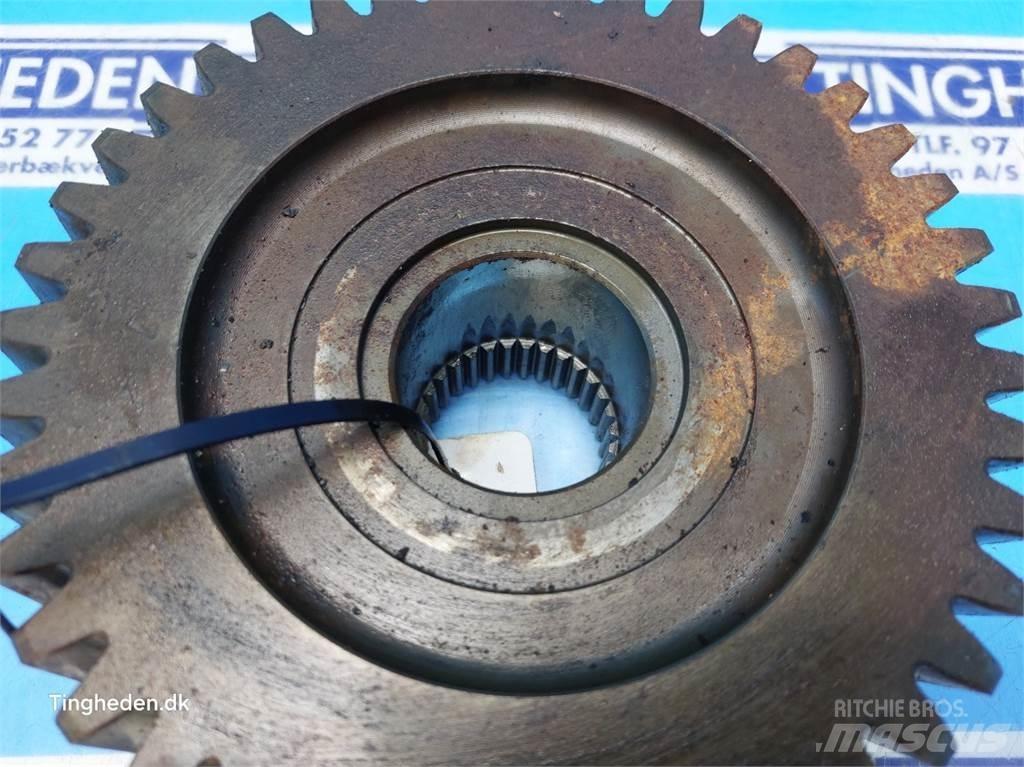 New Holland 8870 Sanzuman