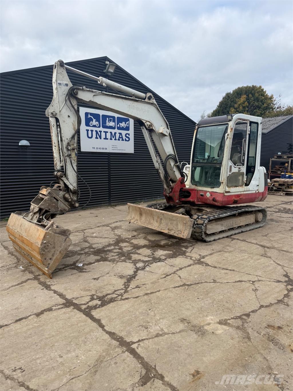 Takeuchi TB145 Paletli ekskavatörler