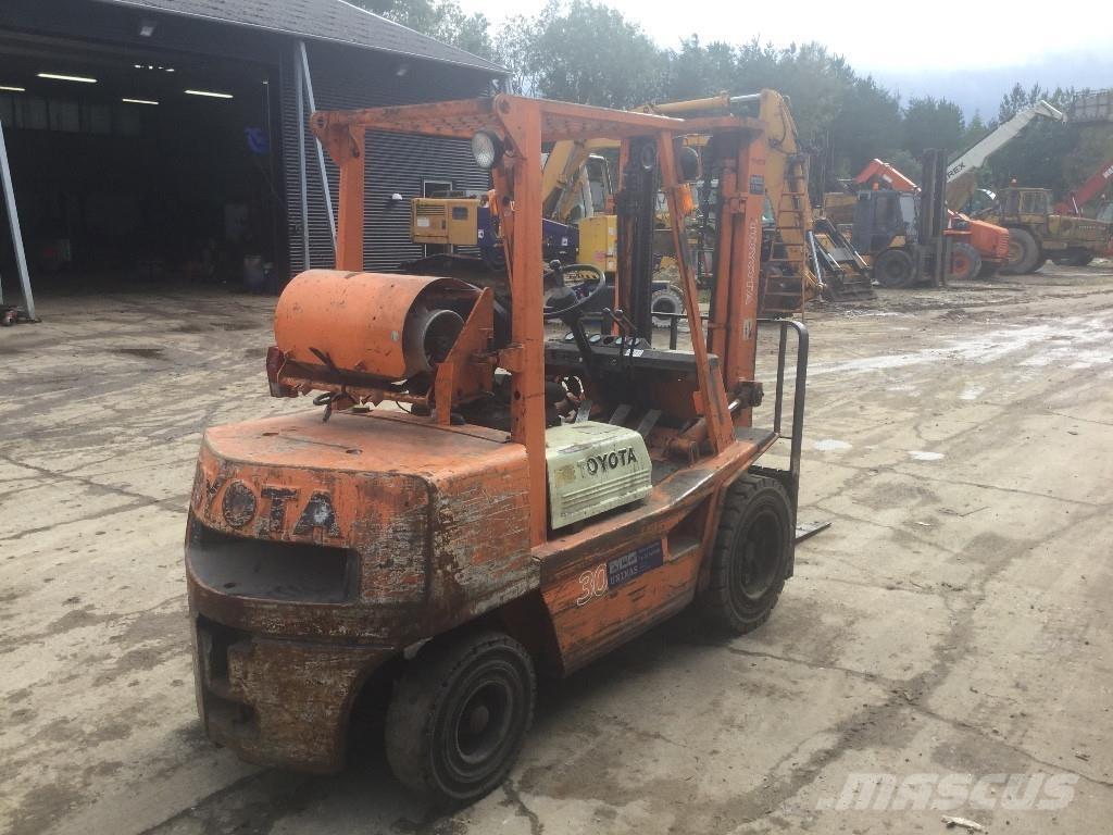 Toyota FG30 Diger