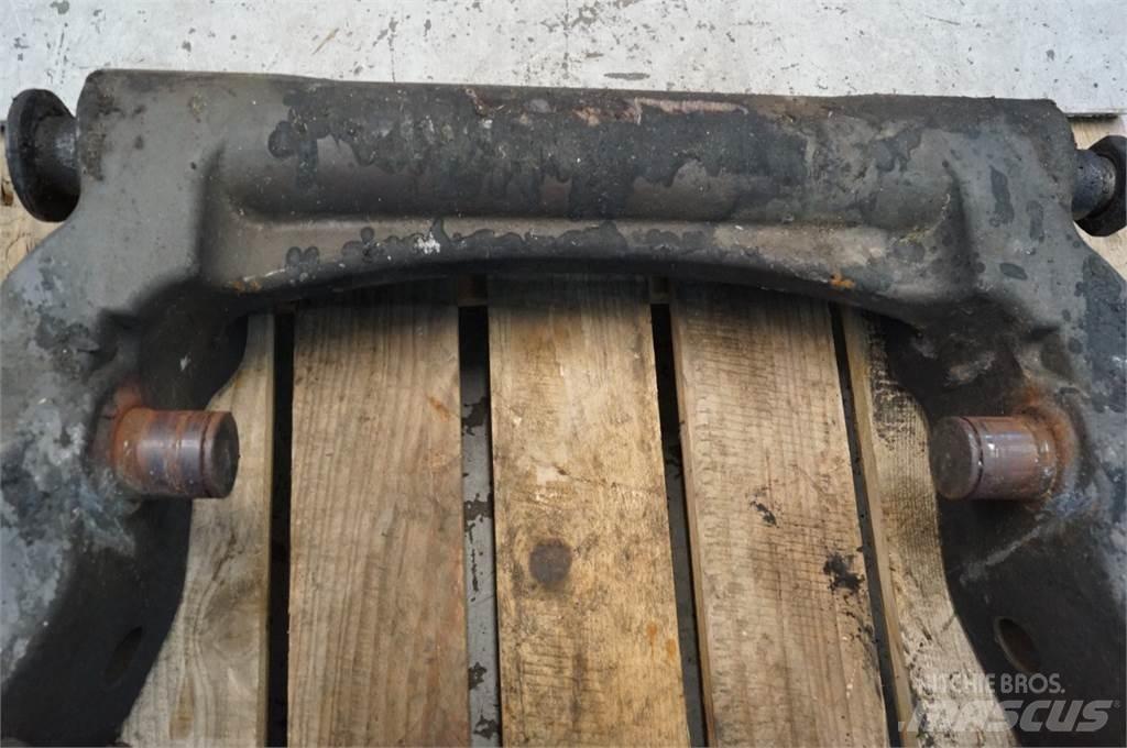 Valtra T213 Ön yükleyici atasmanlar