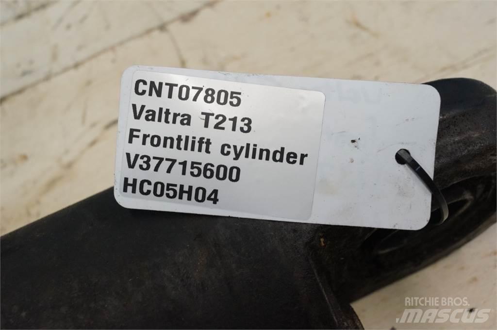 Valtra T213 Ön yükleyici atasmanlar