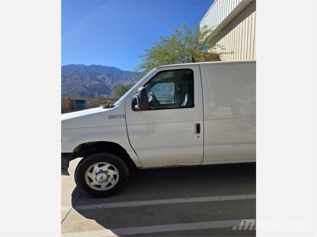 Ford E150 Panel vanlar
