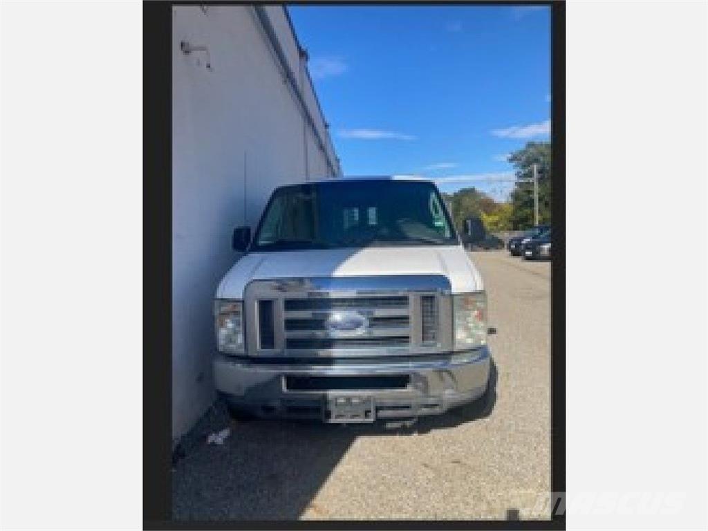 Ford E250 Panel vanlar